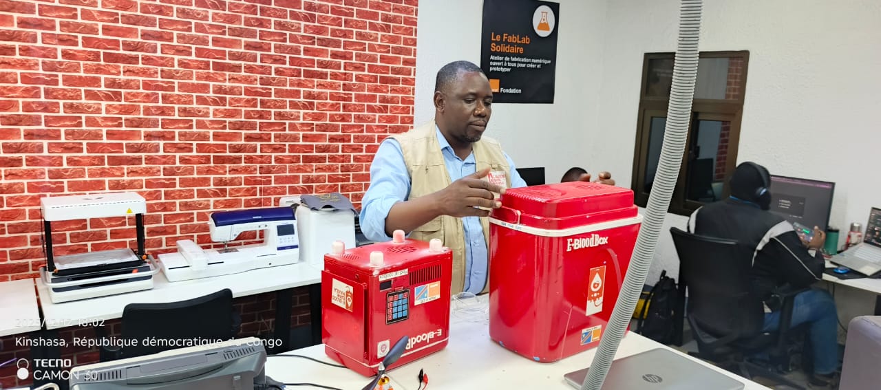 Présentation d'E-Blood Bank Makila au Silikin Village