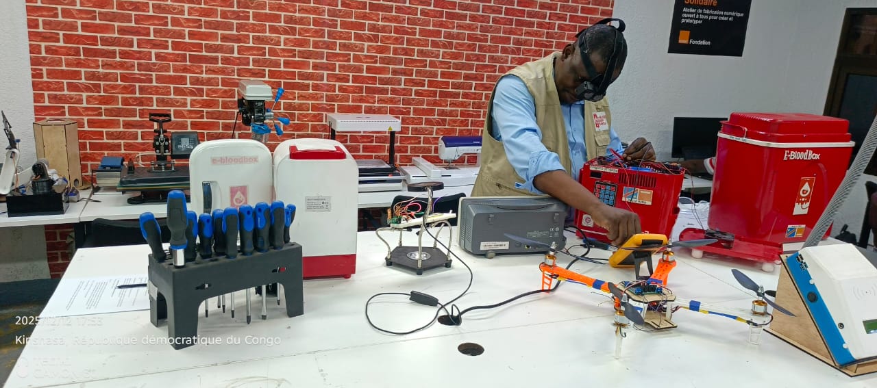Présentation d'E-Blood Bank Makila au Silikin Village